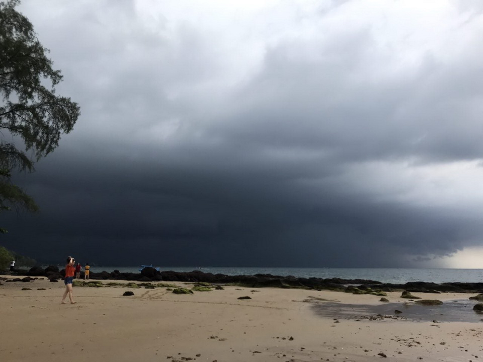 шторм на острове фукуок в декабре